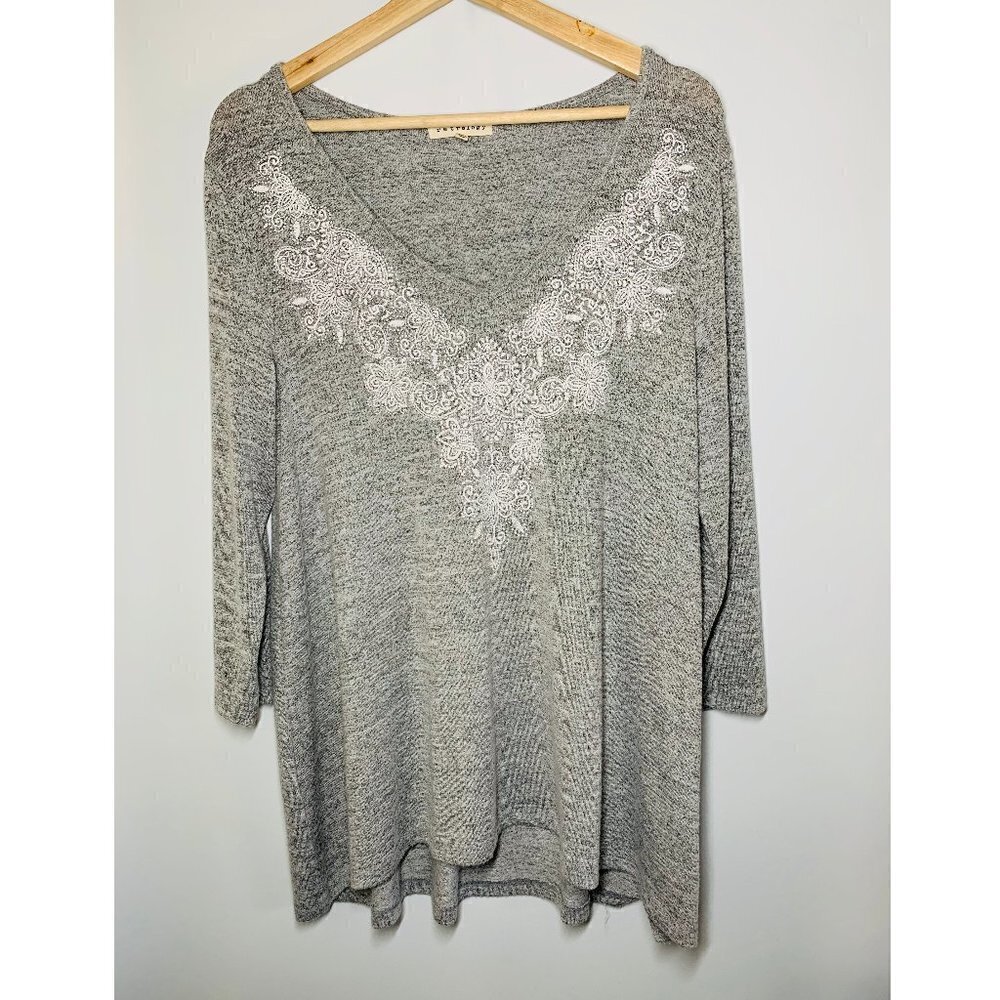 Retrology Gray White Lace Print Tunic Blouse L